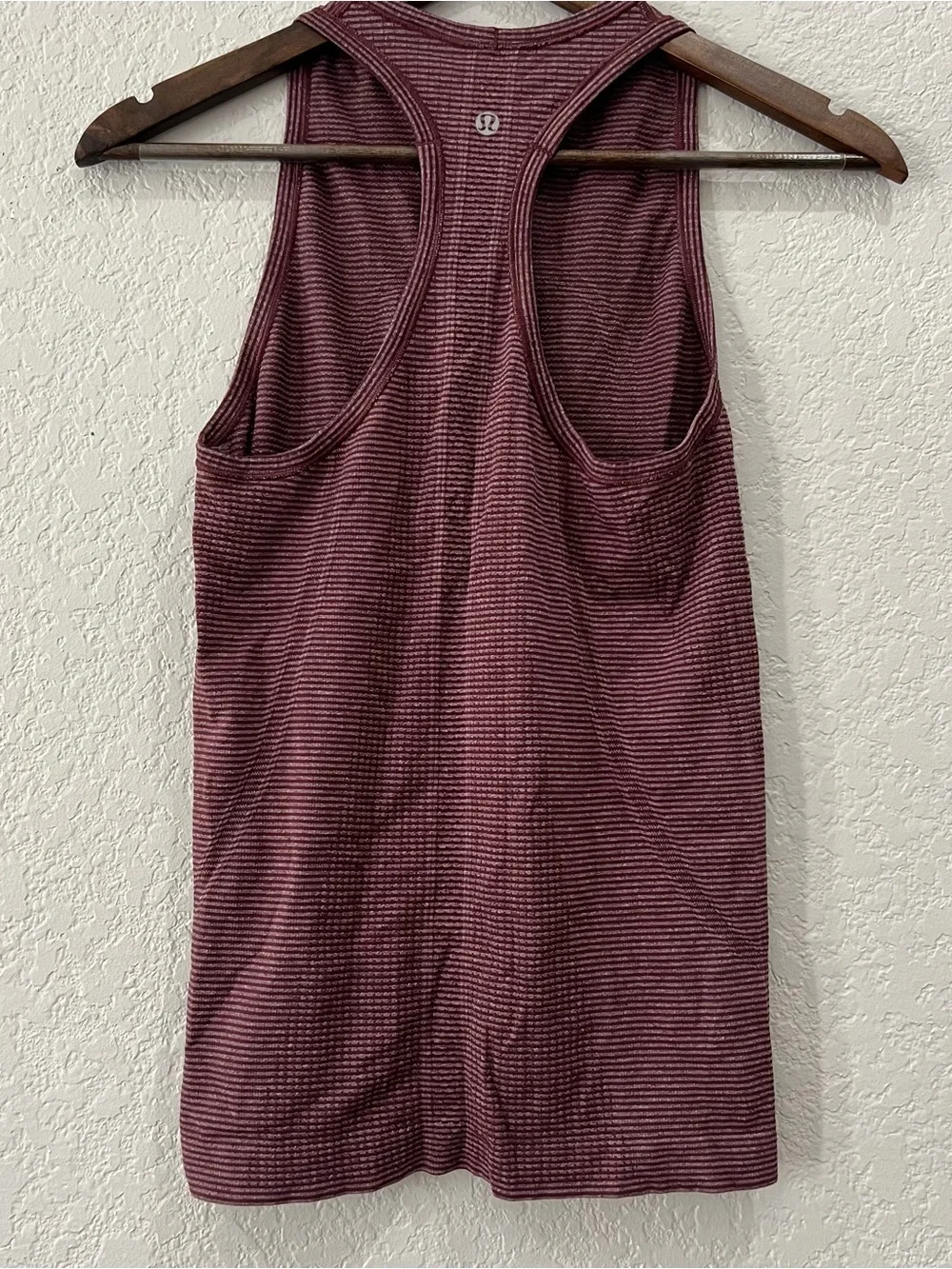Lululemon Run: Swiftly Tech Tank Tonka Stripe Heathered Bordeaux Size 4